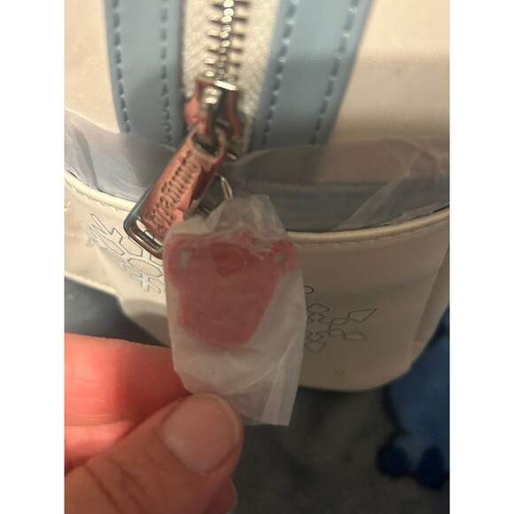 Winter stitch loungefly - Picture 4 of 5